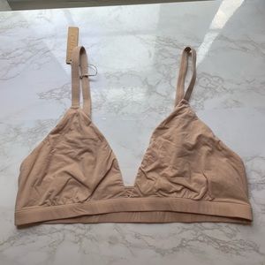 NWT Skims Fits Everybody Triangle Bralette